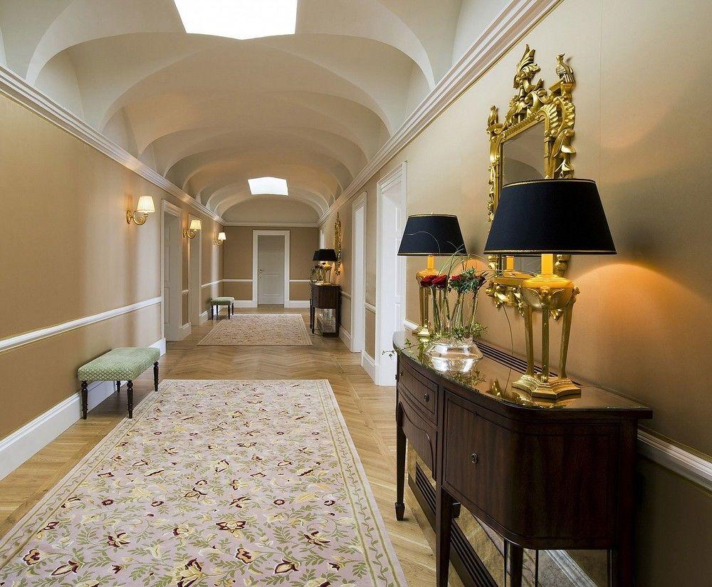 Castlemartyr Resort Hotel Interiør bilde A hallway