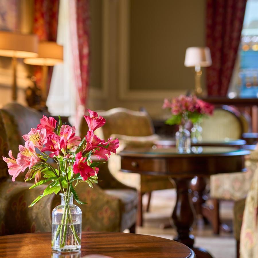 Castlemartyr Resort Hotel Eksteriør bilde The interior of the hotel