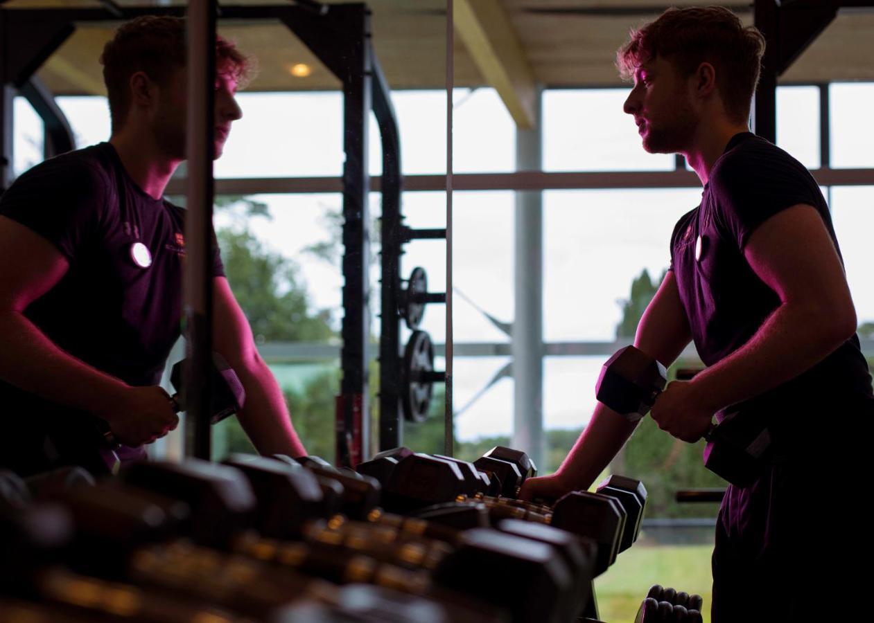 Castlemartyr Resort Hotel Eksteriør bilde Personal trainer with a client