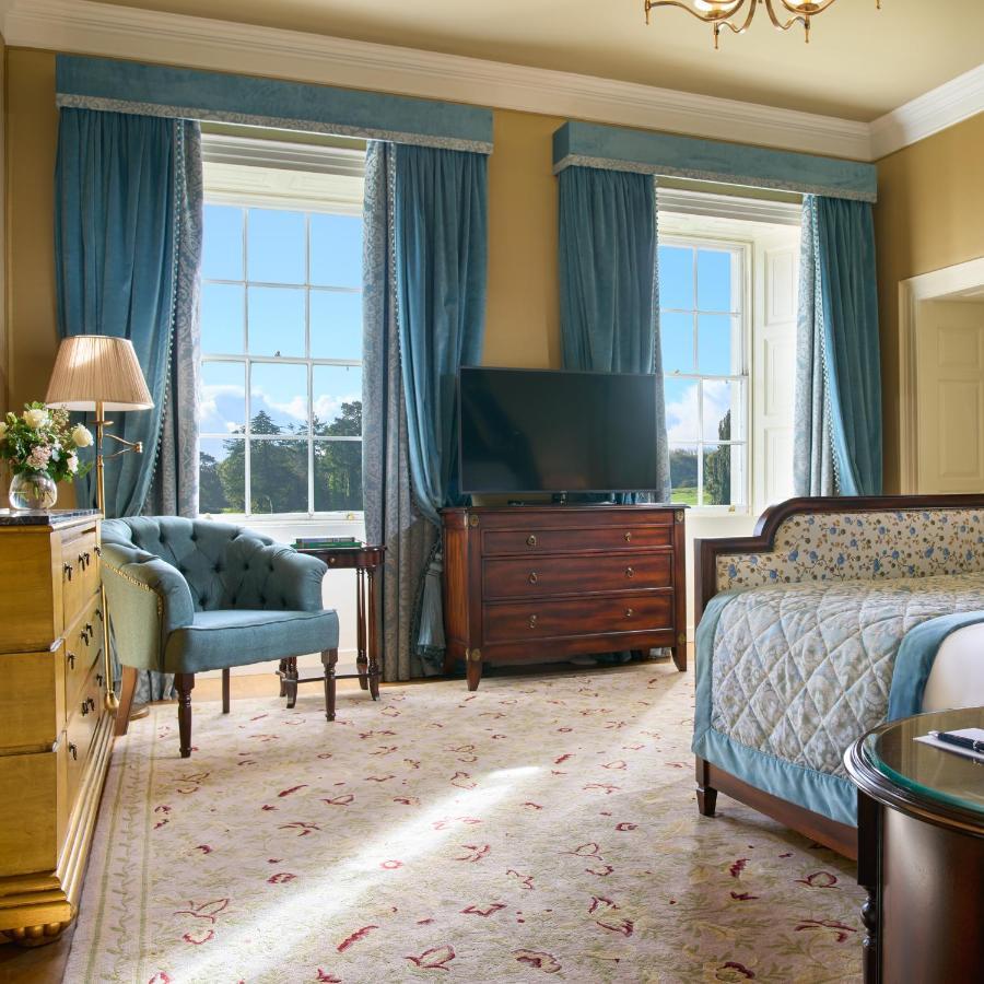 Castlemartyr Resort Hotel Eksteriør bilde A bedroom at the hotel