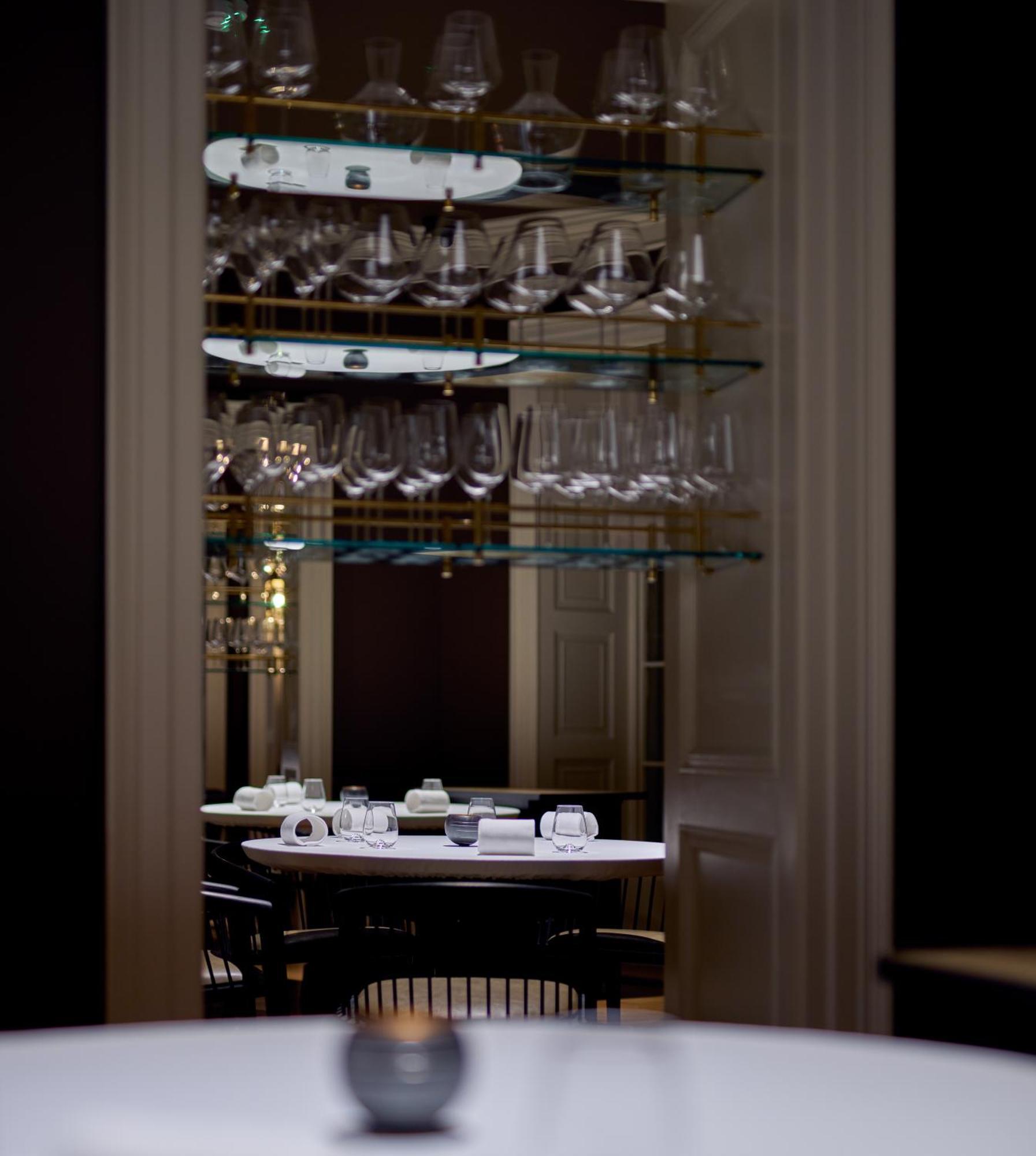Castlemartyr Resort Hotel Eksteriør bilde A wine rack